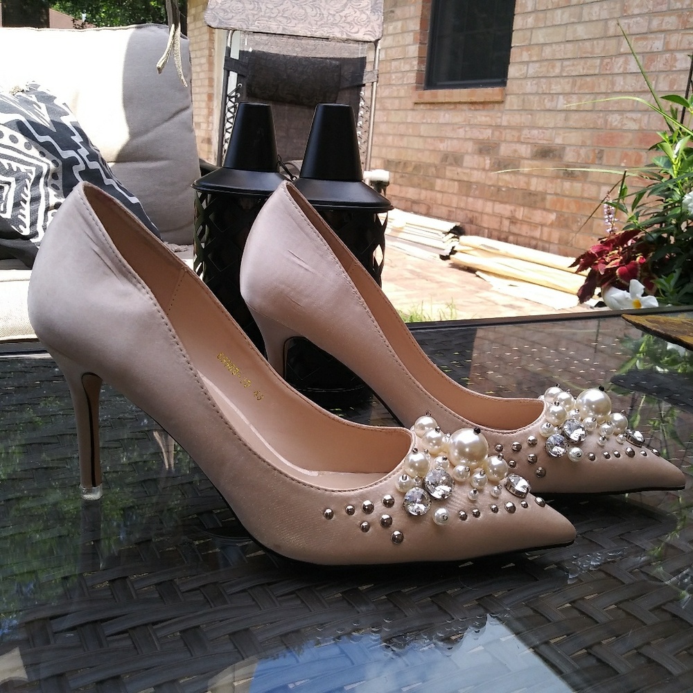 Honey Beauty Champagne Heels w/pearls.